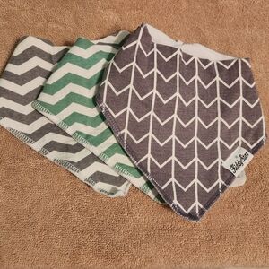 🎉 3 Toddler Drool Bibs